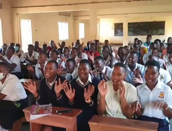 Gemeinnützige Tombolas – jedes Los ein Gewinn für Kinder in Uganda