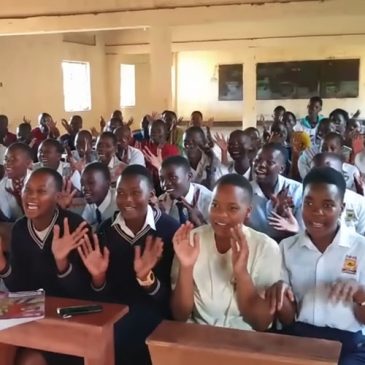 Gemeinnützige Tombolas – jedes Los ein Gewinn für Kinder in Uganda